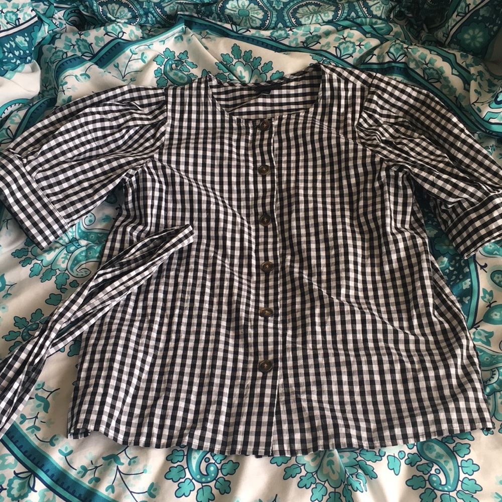 Gingham plaid shirt